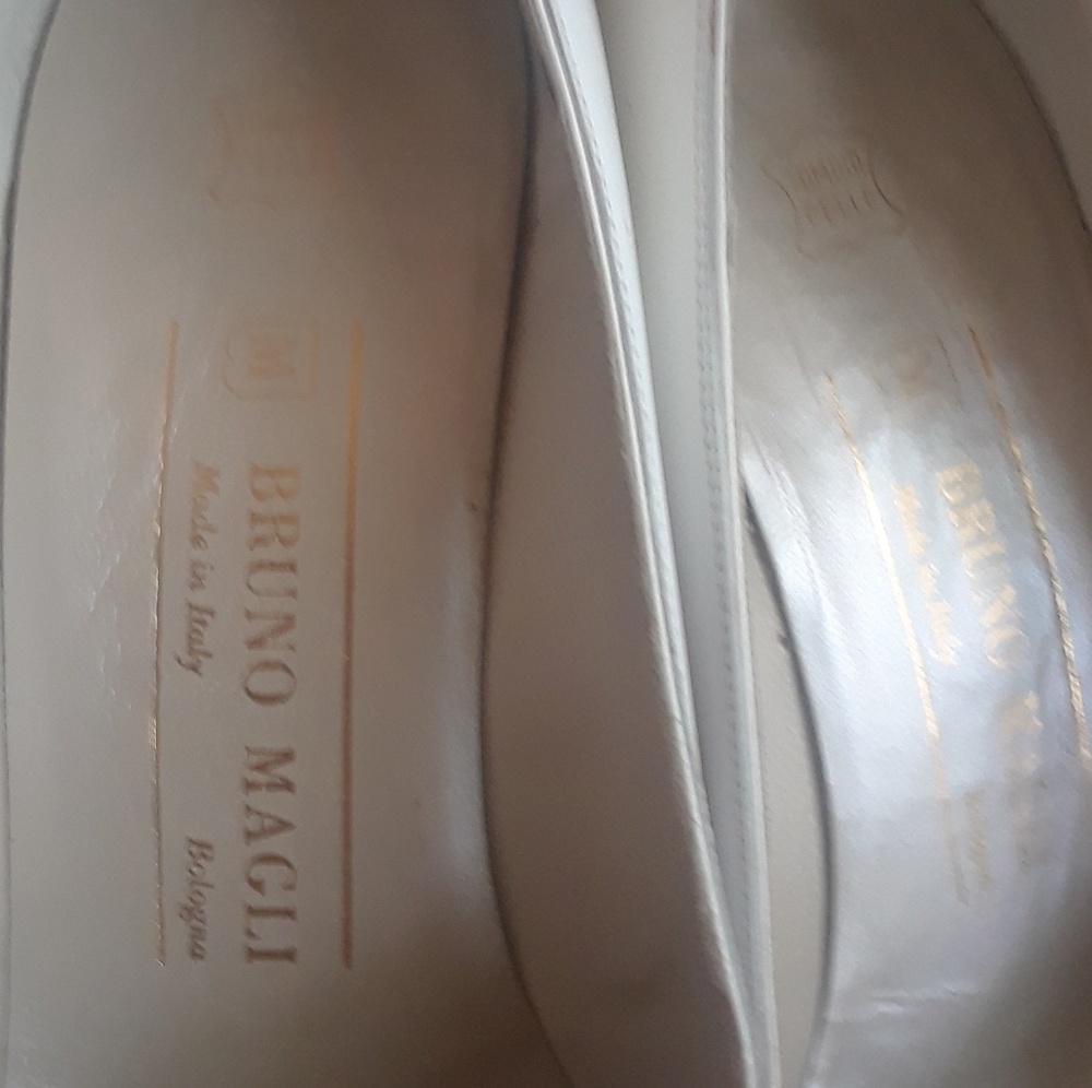 Shoes - Picture 3 of 4
